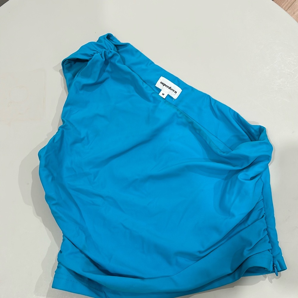 Super down one shoulder tank